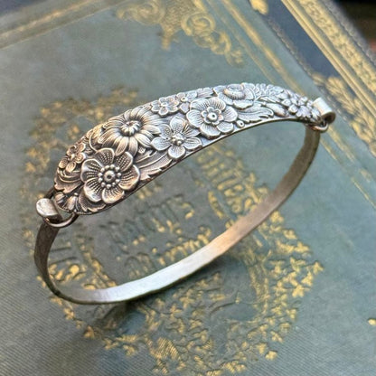 🔥LAST DAY 59% OFF✨Handcrafted Vintage Spoon Bracelet - Made With Authentic Vintage Tools