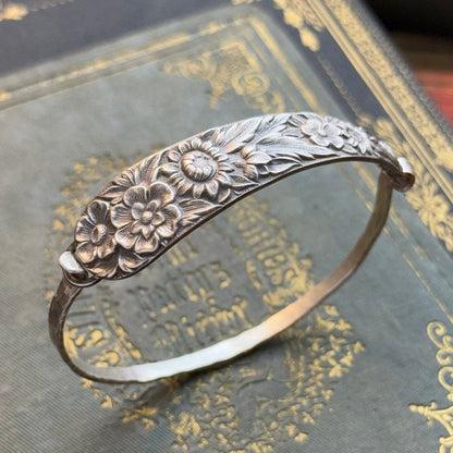 🔥LAST DAY 59% OFF✨Handcrafted Vintage Spoon Bracelet - Made With Authentic Vintage Tools